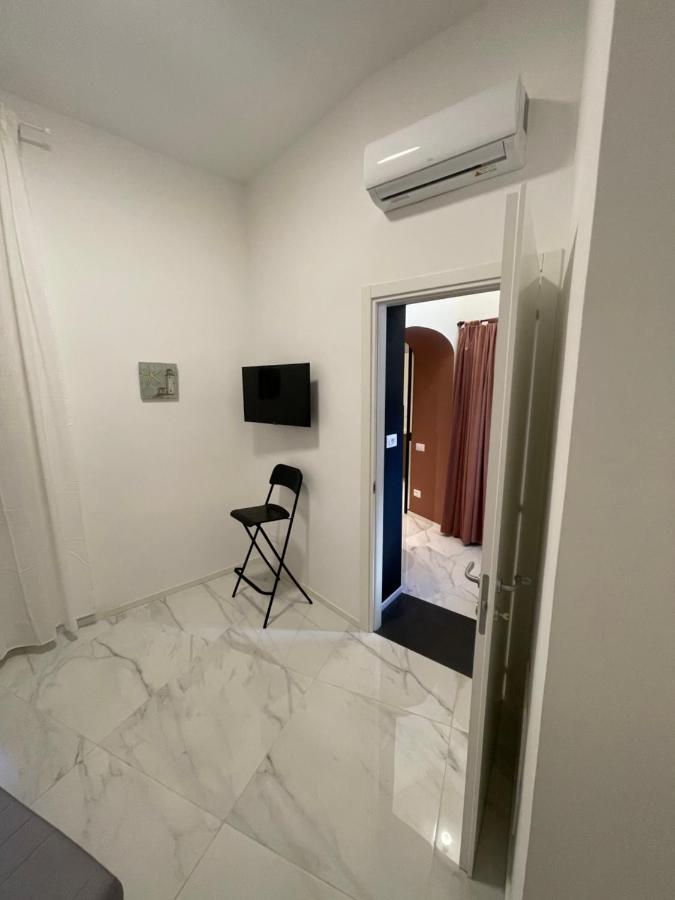 Pierrot E La Luna House Salerno Centro Экстерьер фото