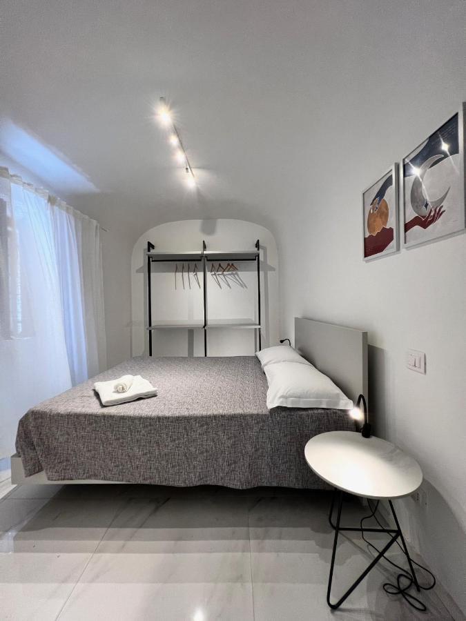 Pierrot E La Luna House Salerno Centro Экстерьер фото
